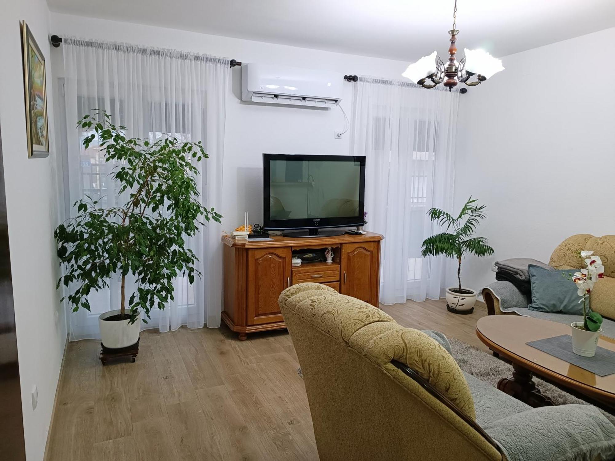 Entire House Floor - 2-Bedroom Cozy & Peaceful Apartment Podgorica Eksteriør bilde