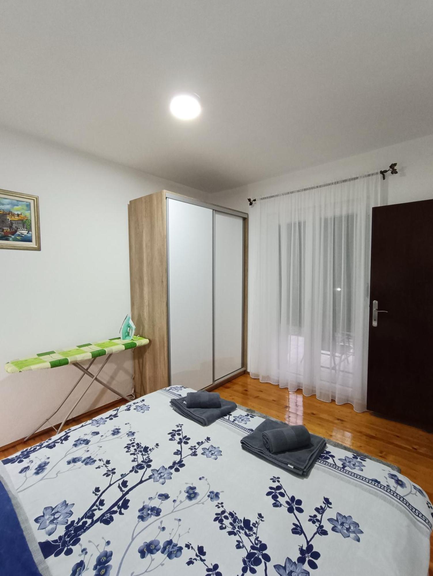 Entire House Floor - 2-Bedroom Cozy & Peaceful Apartment Podgorica Eksteriør bilde
